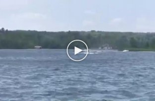 Очевидцы засняли момент крушения гидросамолета на озере Литтлфилд
