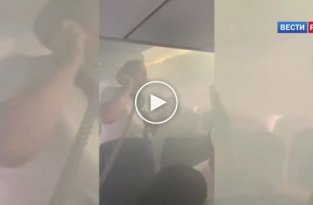 В Испании аварийно приземлился самолёт с молочным туманом внутри