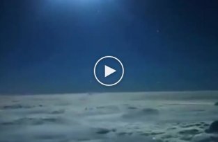 Пилоты сняли ночной полет на видео