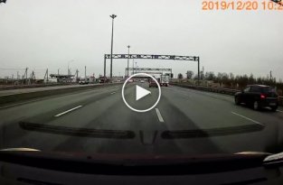 В Петербурге лихач на BMW устроил ДТП