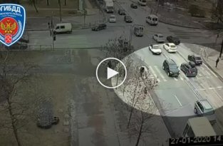 Под Петербургом молодая девушка предприняла отчаянную попытку перебежать дорогу на красный