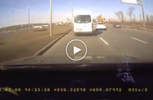 Автоблогер устроил ДТП с участием пяти машин под Петербургом