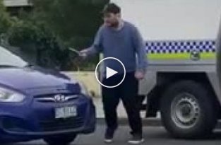 Автомобиль вместо электрошокера. Задержание вооруженного преступника в Австралии