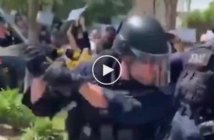 На протестах в США заметили полицейского, который явно был бейсболистом