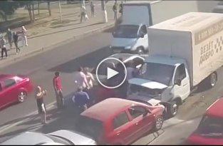 ГАЗель с дынями протаранила шесть машин в Волгограде