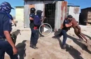 Африканское выселение с помощью полиции