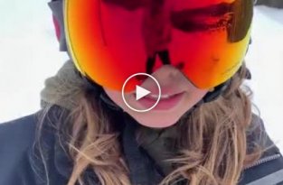 Девочке всего 10 лет, но она уже исполняет взрослые трюки на лыжах