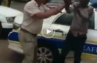 Африканская полиция за работой