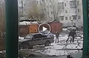 Жестокое нападение на мужчину совершено в одном из дворов Архангельска