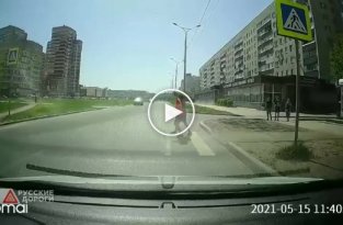 В Тольятти водитель Приоры сбил двух мальчиков (мат)