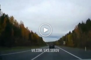 Сон пожилого водителя на трассе в Свердловской области