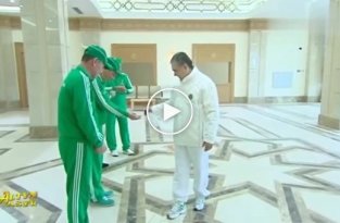 Как Президент Туркменистана Гурбангулы Бердымухамедов в мини-футбол с министрами играл
