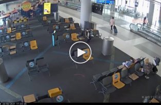 Наркокурьер в аэропорту Турции