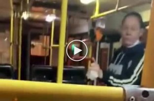В Красноярске автобус отказался ехать из-за нехватки пассажиров
