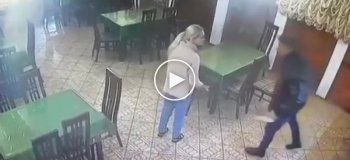 В Апшеронске депутат напал на официантку