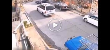 Неумелая автомобилистка курьёзно лишилась легковушки и попала на видео в Мексике