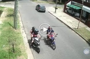 Аргентинские грабители на мотоциклах очень удивились
