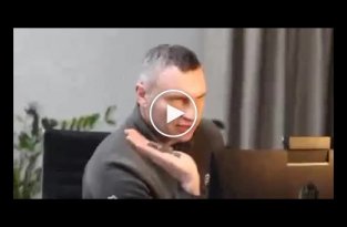 Виталий Кличко показал на видео, как выглядят металлические гранулы, которыми начинены бомбы российских оккупантов