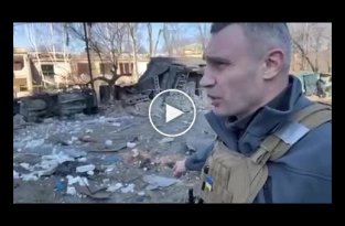 Мэр Киева Кличко сообщил, что в результате удара врага по микрорайону Виноградарь погиб один человек
