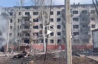 Ракеты, запущенные по Краматорску, попали в жилой дом и административное здание