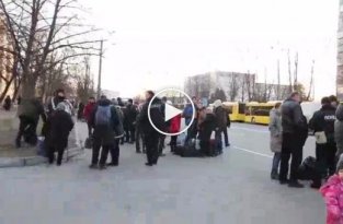 Отбирают одежду, требуют еду и даже лекарства - оккупанты издеваются над людьми на Киевщине