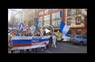 Марш Русские против Путина в Праге сегодня