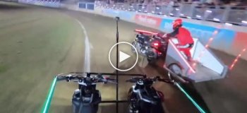 Ничего необычного, просто гонки на мотоциклетных колесницах в Австралии