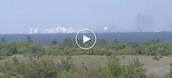 На видео орки штурмуют город Лиман. Видны огромные столбы дыма. Также сообщают о жестоких боях