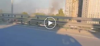 ДСНС повідомляє, що в Дарницькому районі горить пів десятка легкових автомобілів