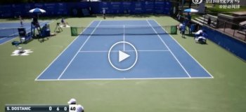 Китайский теннисист Цзюньчэн Шан подхватил на руки болбоя, который получил тепловой удар