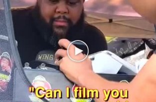 Профессиональный видеограф сделал вкусную рекламу закусочной незнакомца