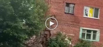 В Омске без войны и обстрелов обрушился жилой дом, жильцов завалило обломками