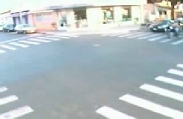 Мотоциклисты нашли друг друга на перекрестке