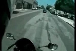 Обиделся мотоциклист