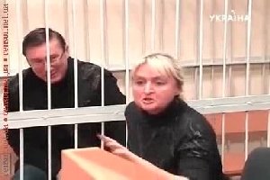 Жена арестованного Луценко оскорбляет других