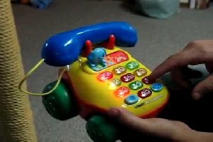 Как заставить игрушечный телефон издавать ругательства