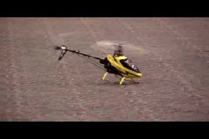 Чудеса управления игрушечным вертолетом