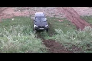 В грязи УАЗ Патриот и Hummer H2