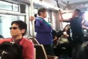 Женская драка в автобусе